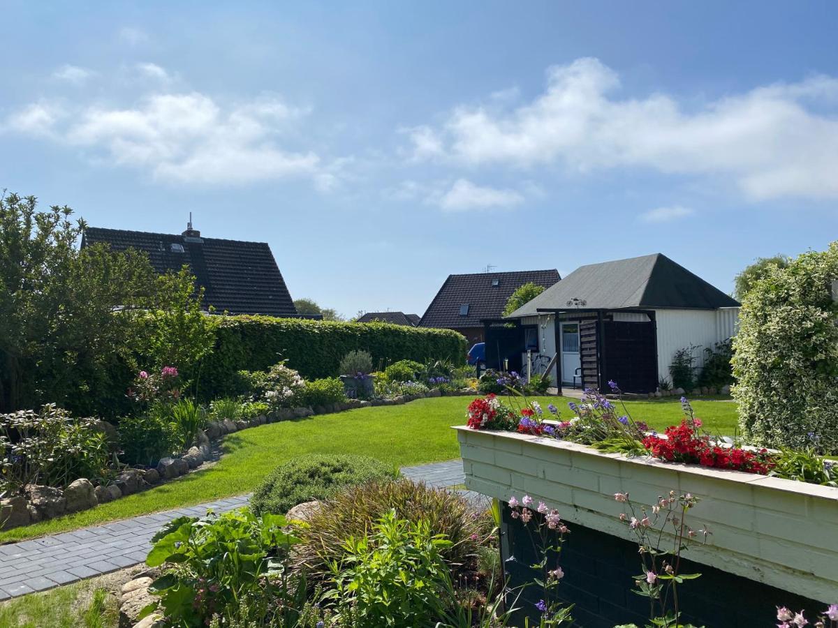 Ferienwohnung Von Postel Busumer Deichhausen Bagian luar foto