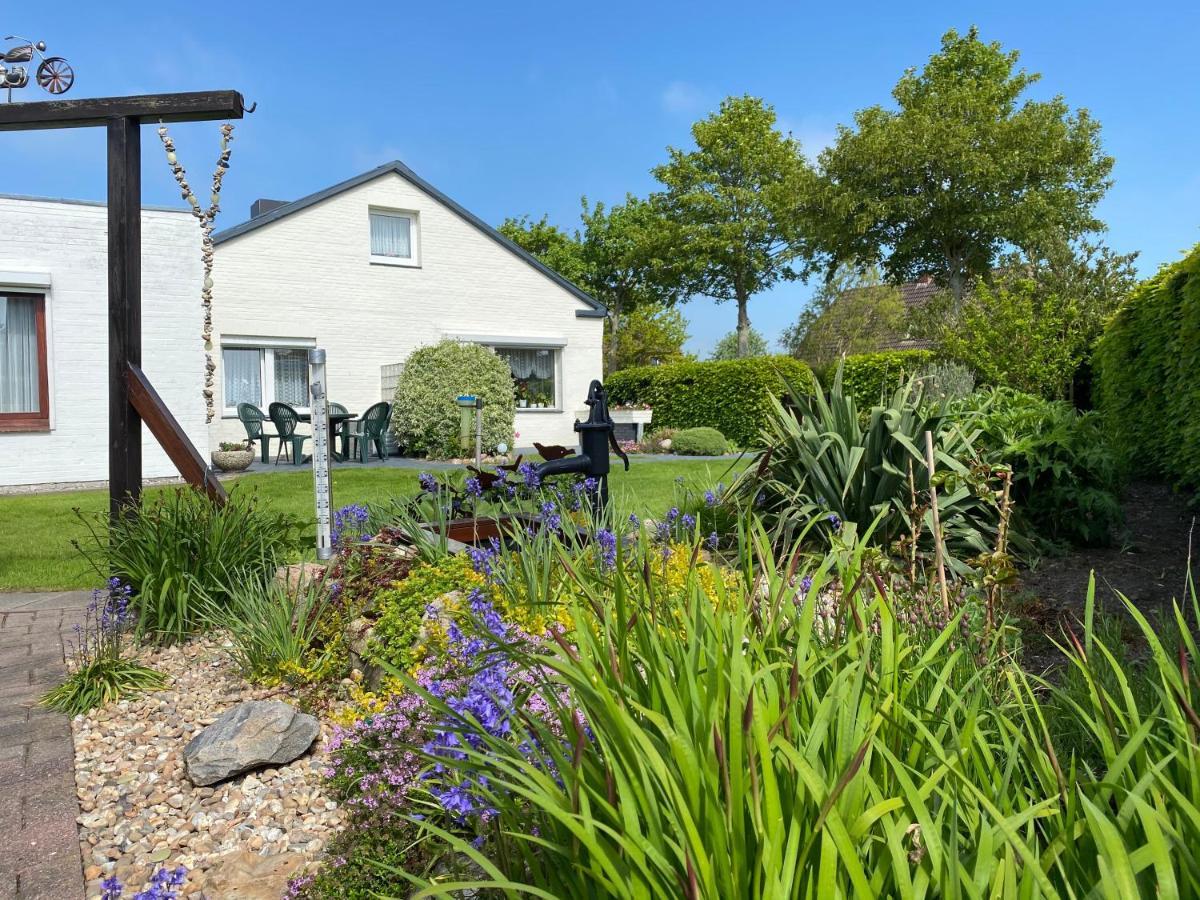 Ferienwohnung Von Postel Busumer Deichhausen Bagian luar foto