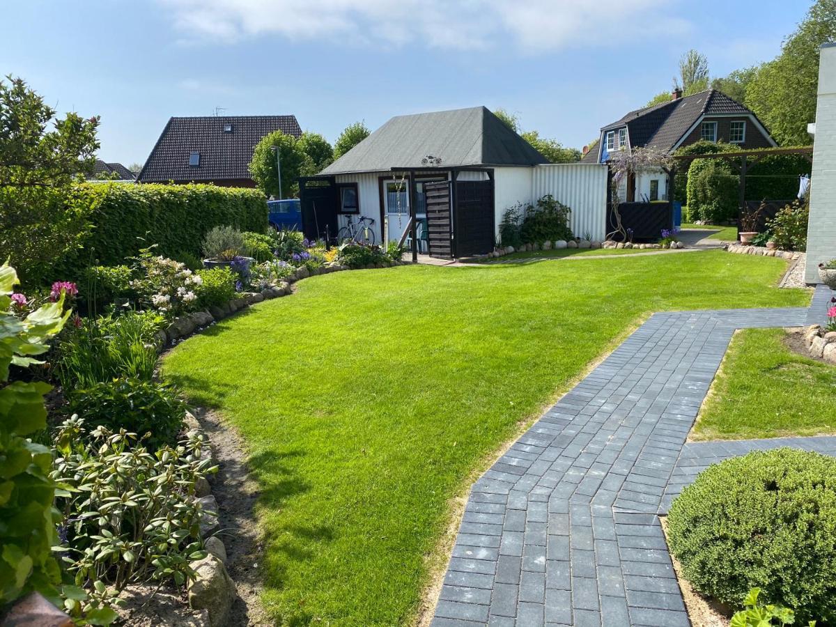 Ferienwohnung Von Postel Busumer Deichhausen Bagian luar foto
